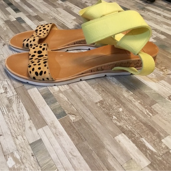 DOLCE VITA Ankle Strap Sandals - Picture 6 of 7